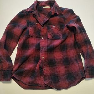 Women's plaid flannel shirt
